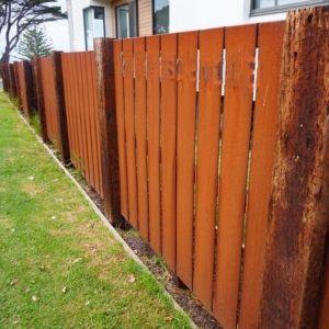 corten vertical fence pailings